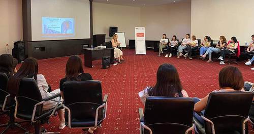 Մանե Թանդիլյանը դասախոսություն է անցկացրել Շիրակի մարզի կանանց և աղջիկների հետ