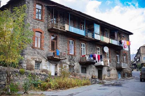 Ալավերդիի Սպանդարյան թաղամասի 6-րդ շենքը լվացվել ու խնամված տեսքի է բերվել