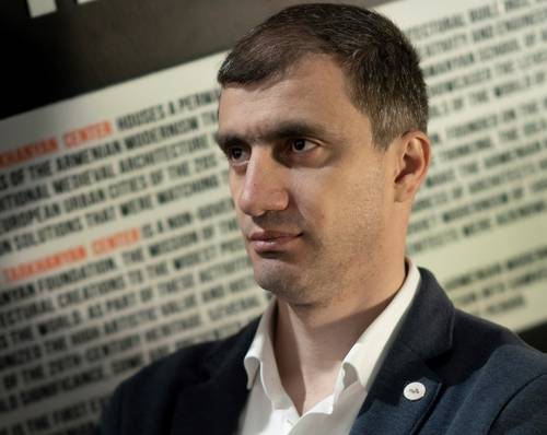 Քաղաքապետարանը նախատեսում է 21.000 դոլարով թանկ տրոլեյբուսներ գնել. Դա ավելի քան 300.000 դոլարի վատնում է․ Մեսրոպ Առաքելյան