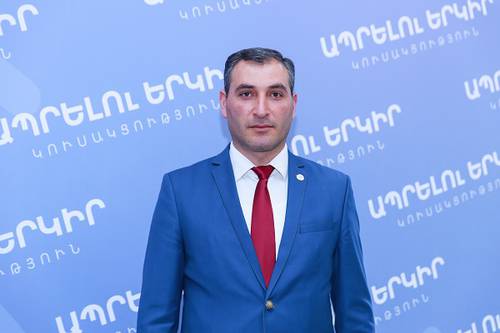 Արամ Մանուկյան